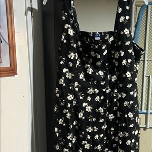 Old Navy Black and White Floral Dress